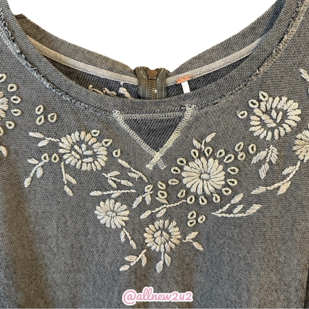 Free People Green Floral Women’s Sweater Top Size Small - Picture 16 of 16
